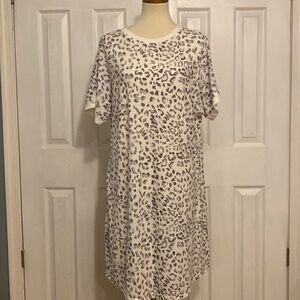 NWOT Women’s Leopard Print T-Shirt Dress Large